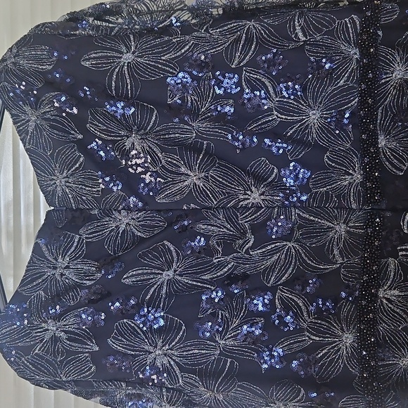 Size 24W navy blue long sleeve evening gown w/ silver metallic flowers Mac Dugga - Picture 17 of 17